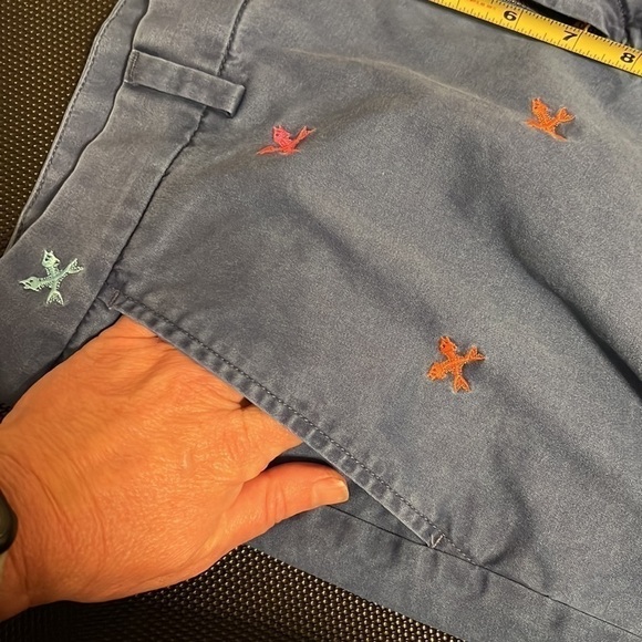 Vineyard Vines Breaker shorts novelty print size 32. - Picture 12 of 12